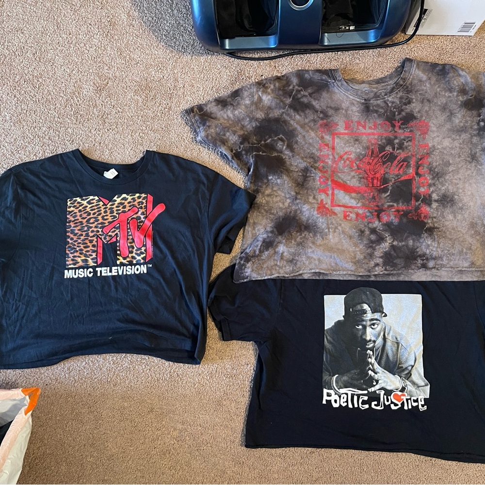 Women’s graphic shirts